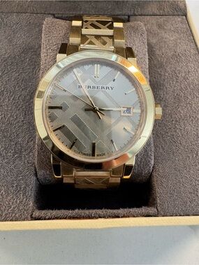 Burberry Gold Tone Men’s Watch with Patterned Dial